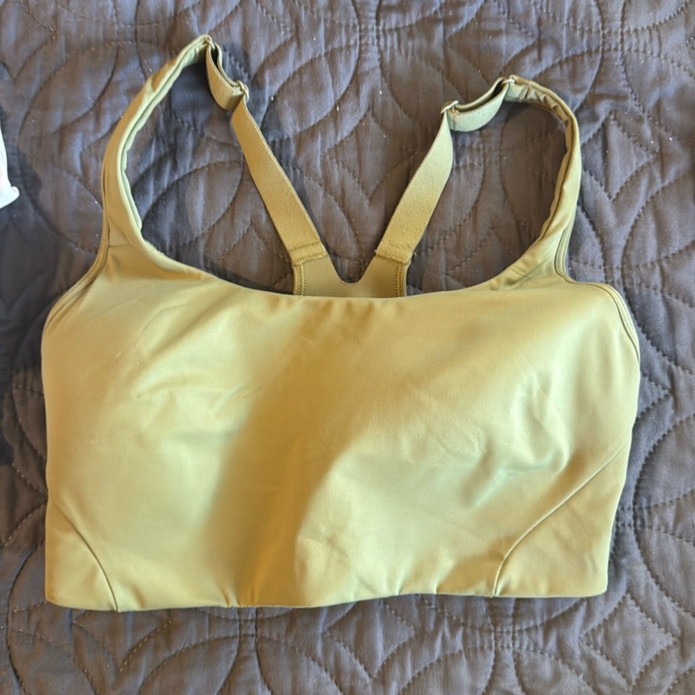 Lululemon sports bra